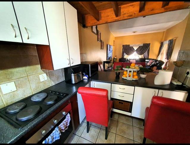 3 BEDROOM TOWNHOUSE FOR SALE IN MONTANA